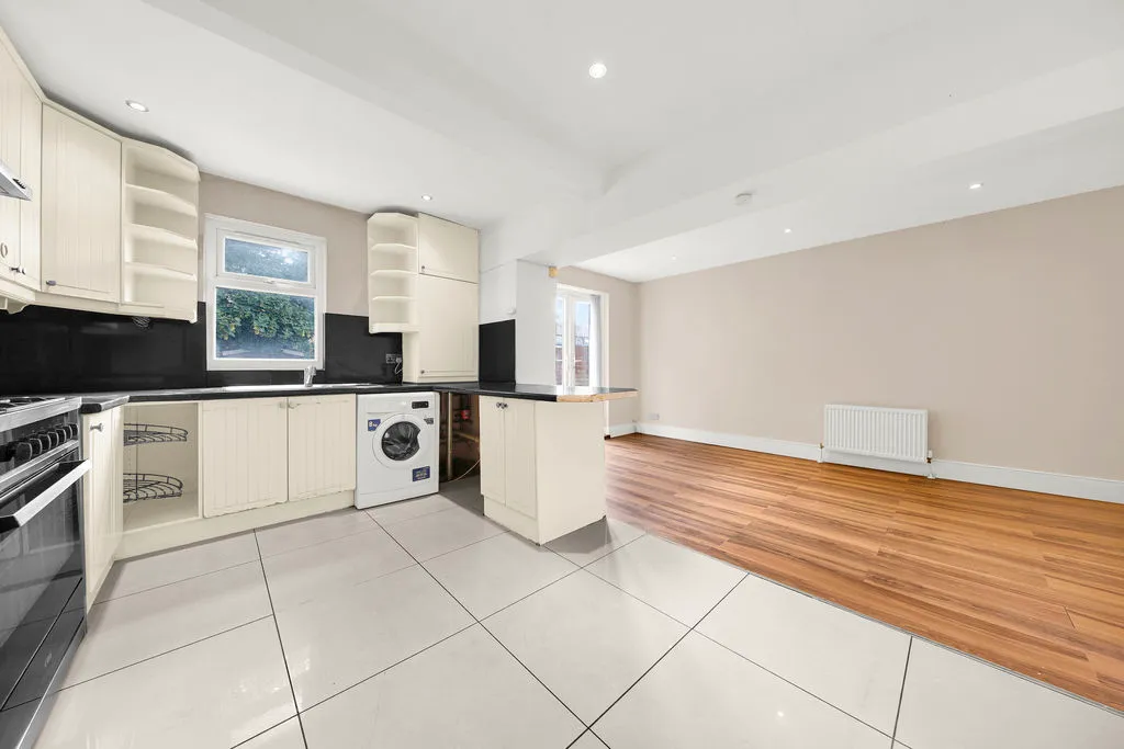 St. Albans Road, Ilford, IG3, photo 11