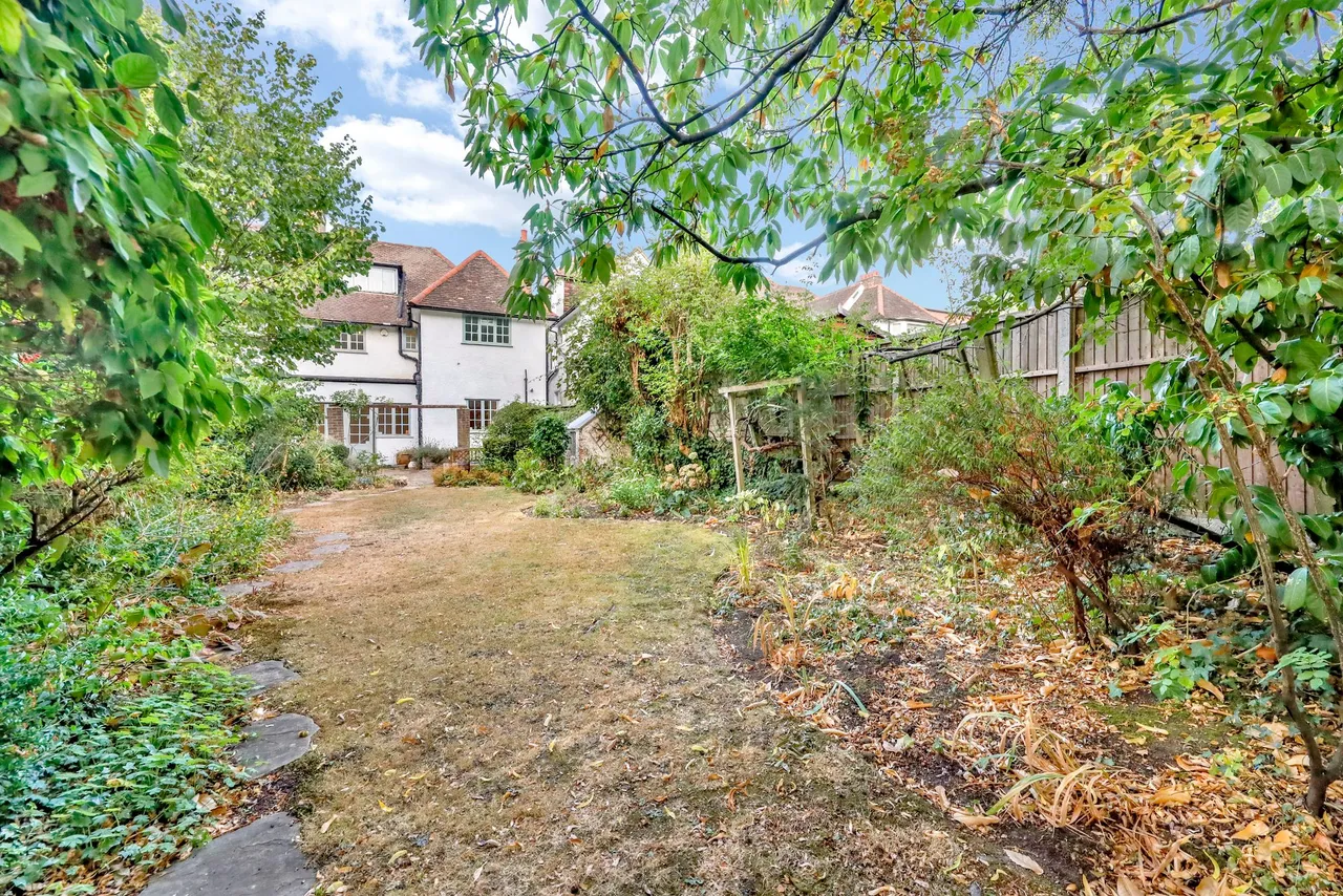 Lyndale Avenue, London, NW2, photo 2