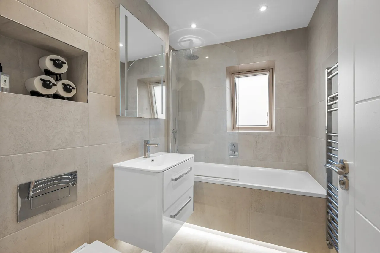 Villiers Avenue, Surbiton, KT5, photo 11