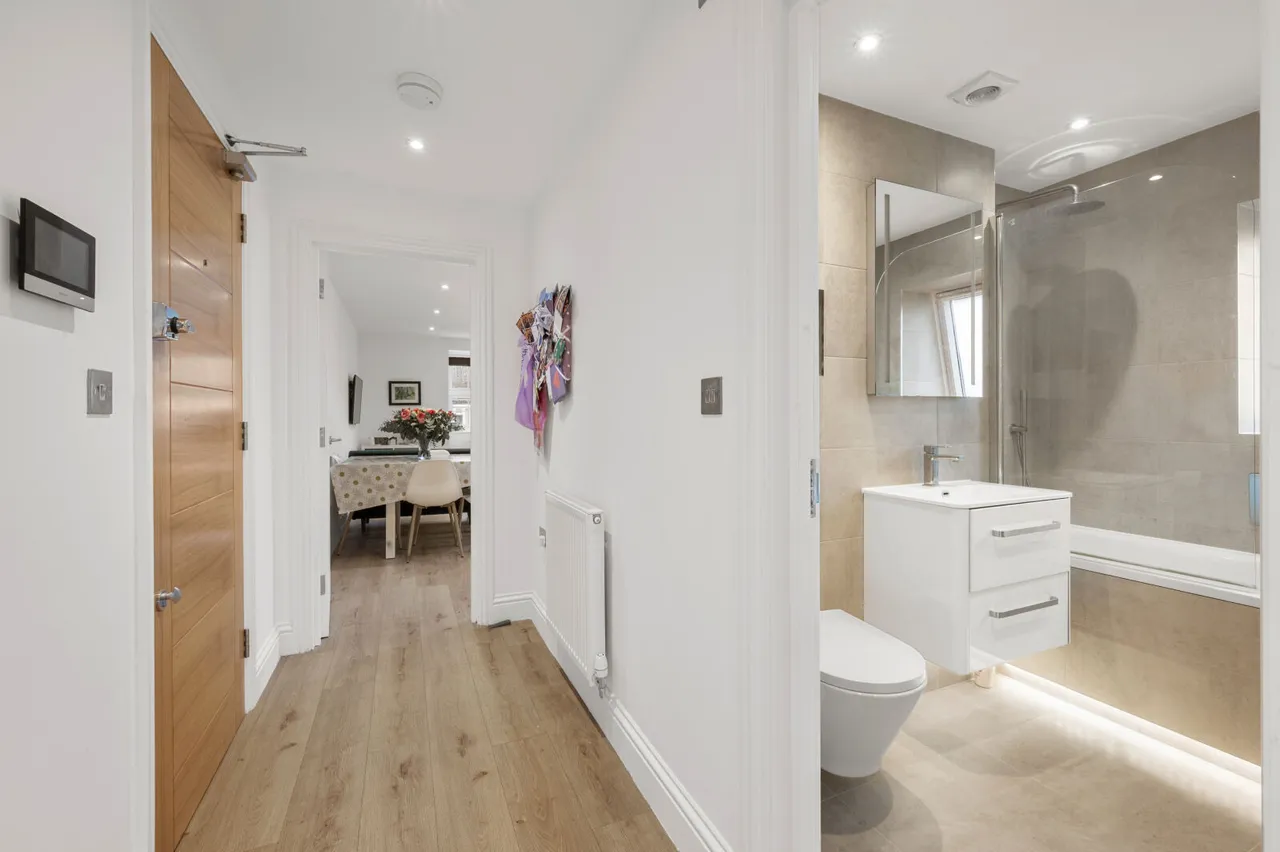 Villiers Avenue, Surbiton, KT5, photo 12