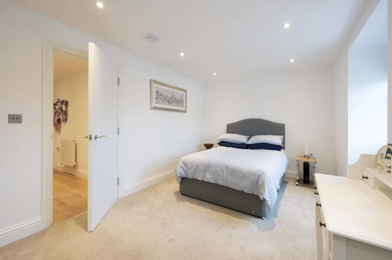 Villiers Avenue, Surbiton, KT5, photo 10