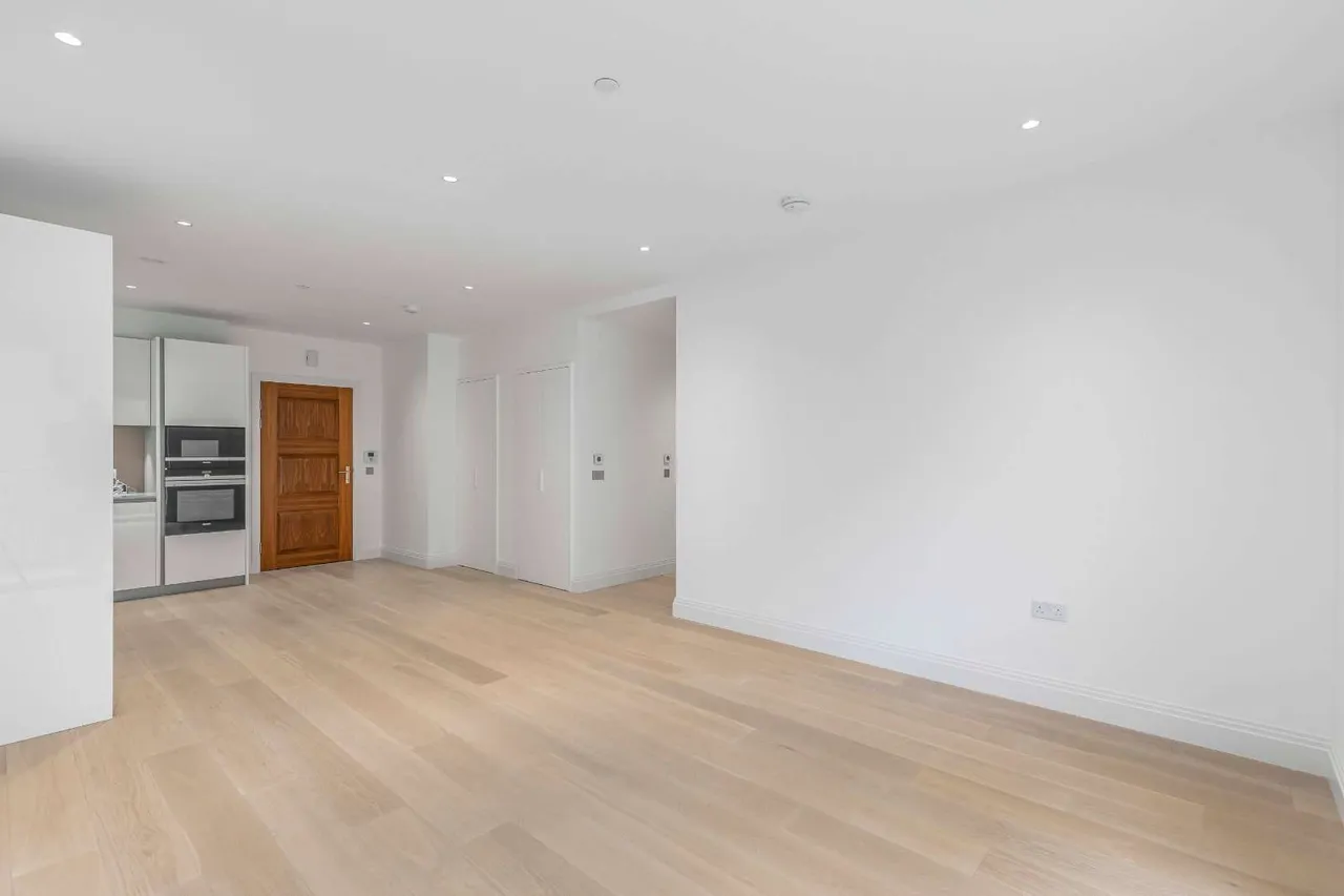 Pinewood Gardens, Teddington, TW11, photo 11