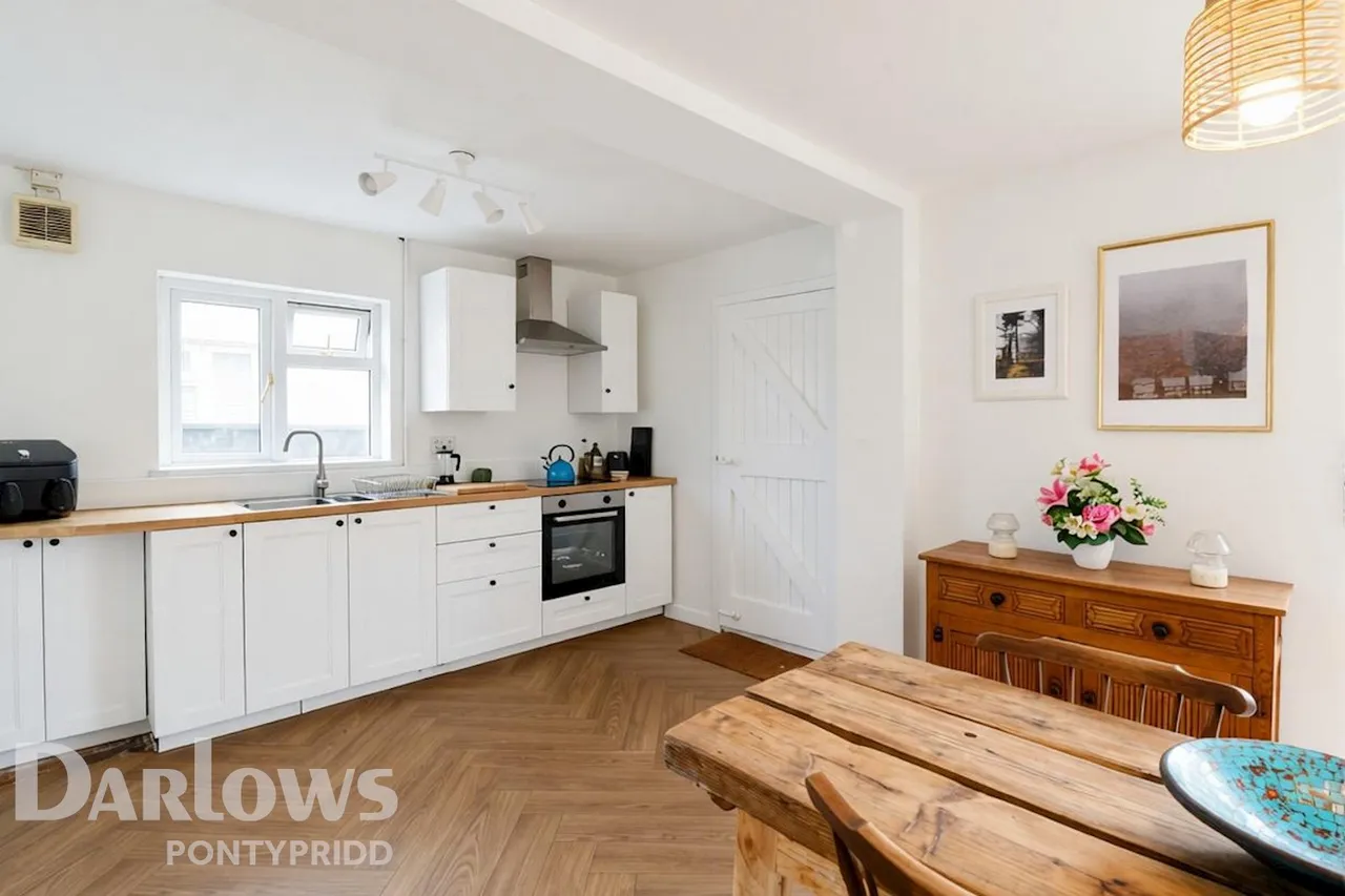 Gwaun Road, Pontypridd, photo 10