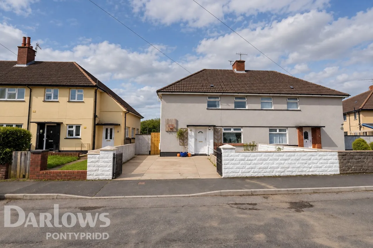 3 bed house for sale, Gwaun Road, Pontypridd