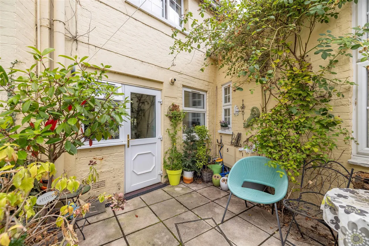Straight Road, Old Windsor, Windsor, SL4 2SG, photo 11