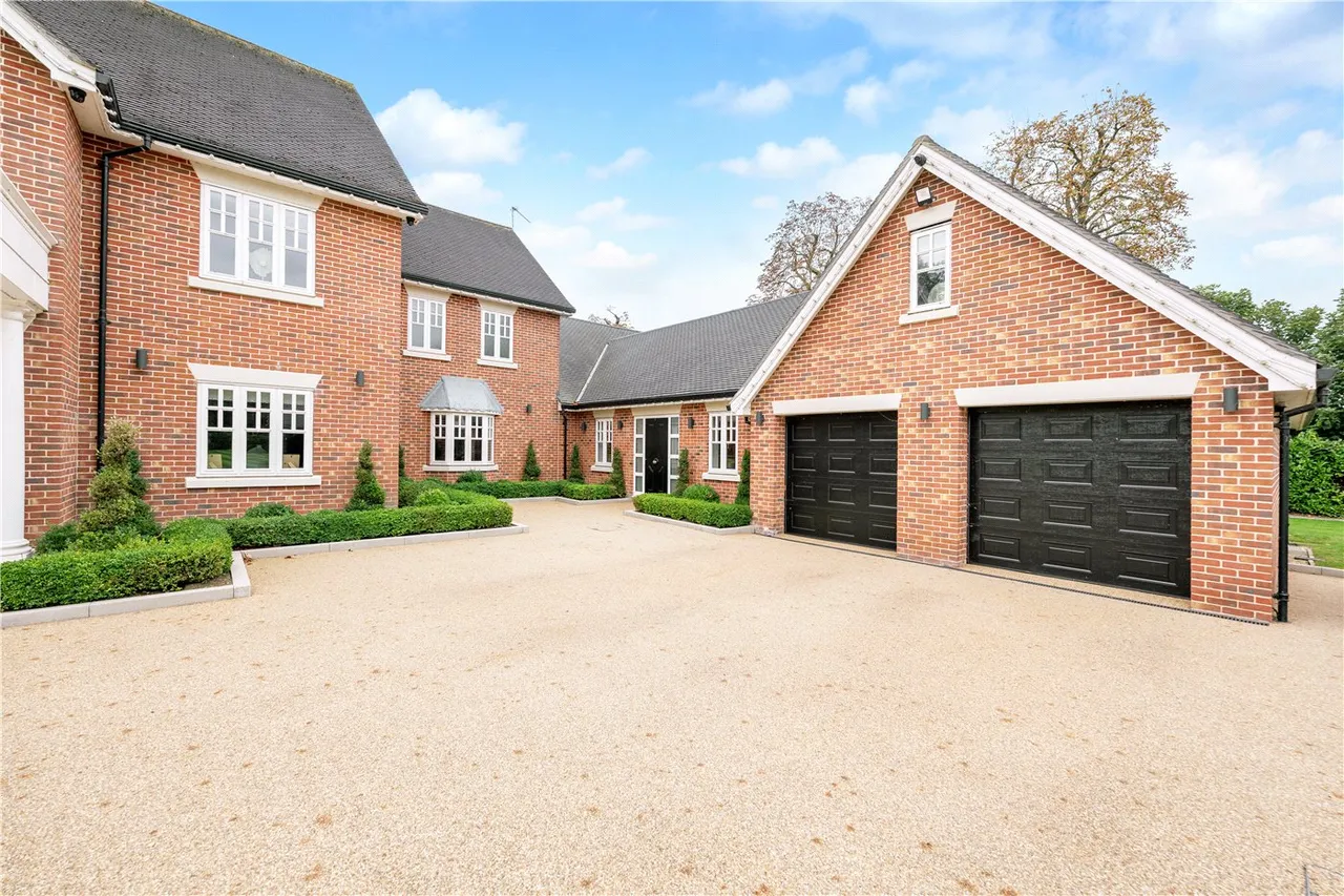 Main Road, Filby, Great Yarmouth, Norfolk, NR29, photo 2