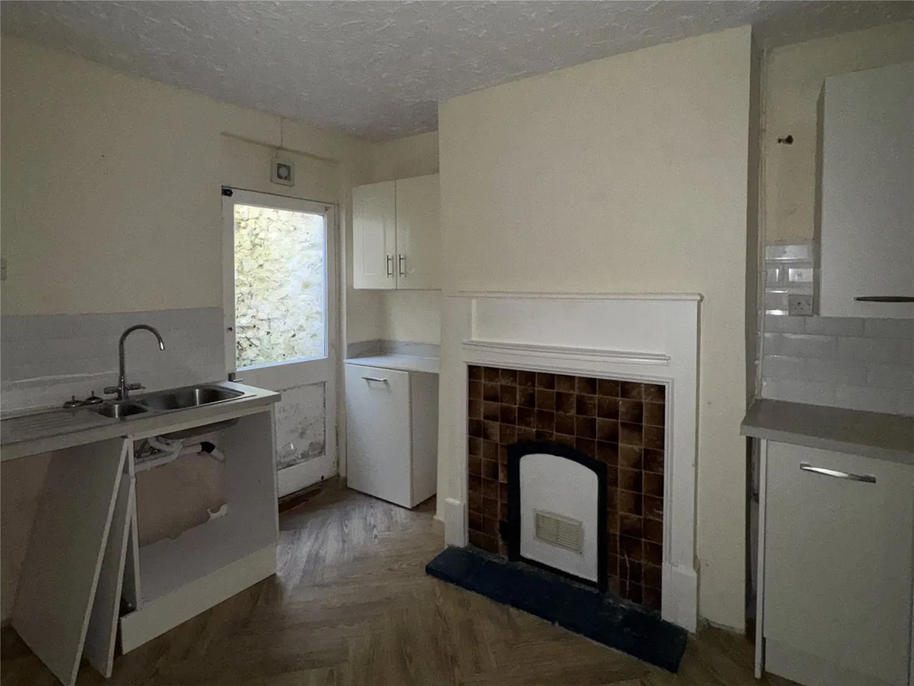 Caellepa, Bangor, LL57, photo 4