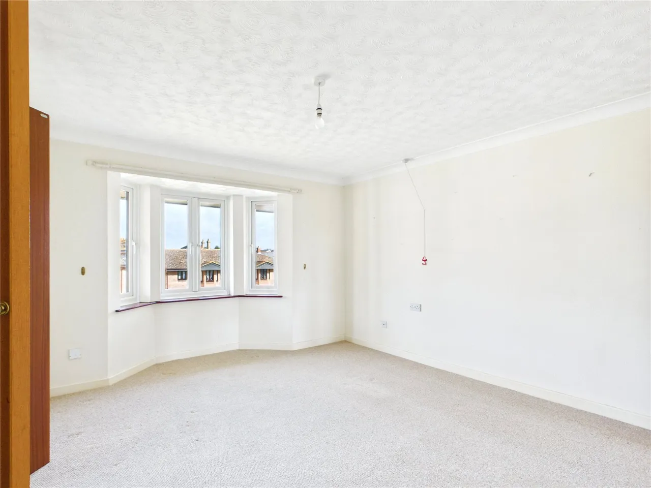 2 bed first floor for sale, Swan Court, Mistley, CO11