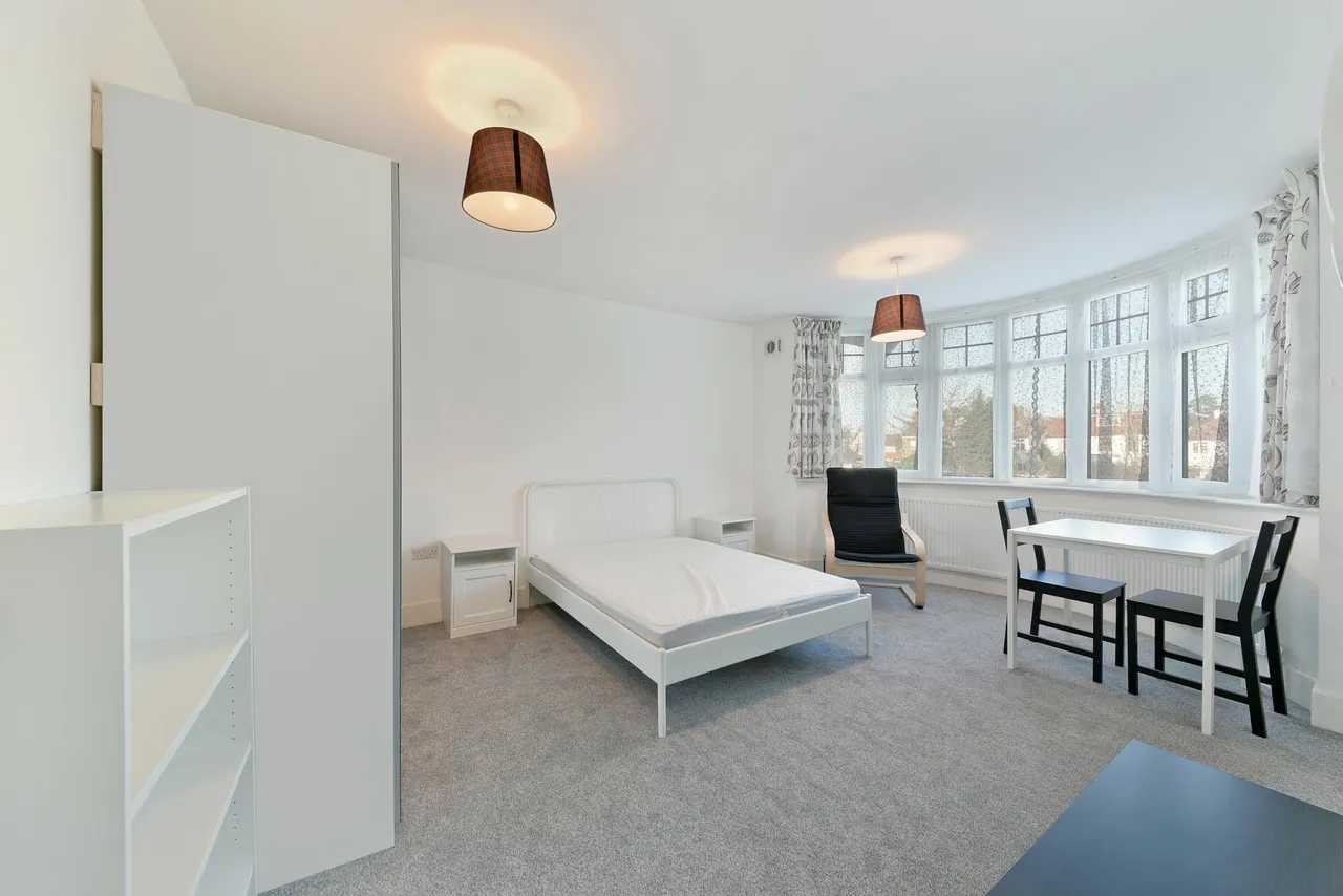flat to rent, Great West Road, Isleworth, TW7