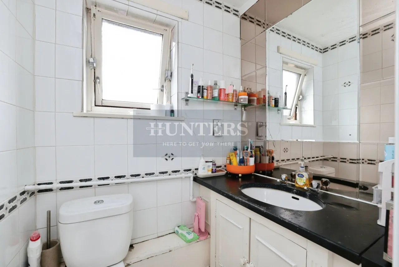 Howcroft Lane, Greenford, UB6, photo 6