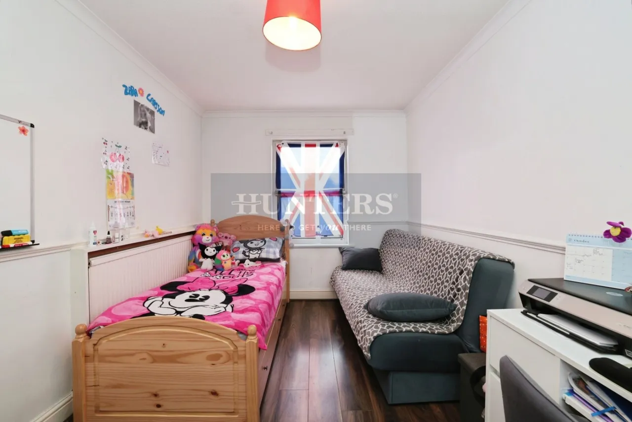 Howcroft Lane, Greenford, UB6, photo 4
