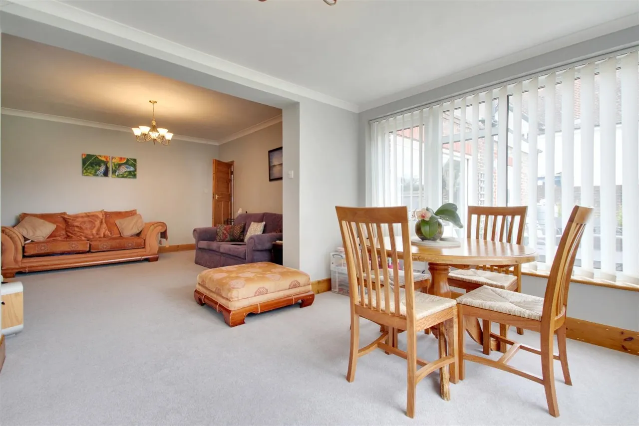 Bulkington Avenue, Worthing, photo 8