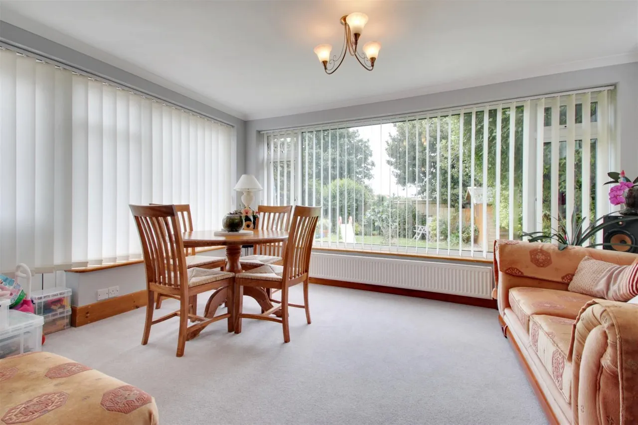 Bulkington Avenue, Worthing, photo 16