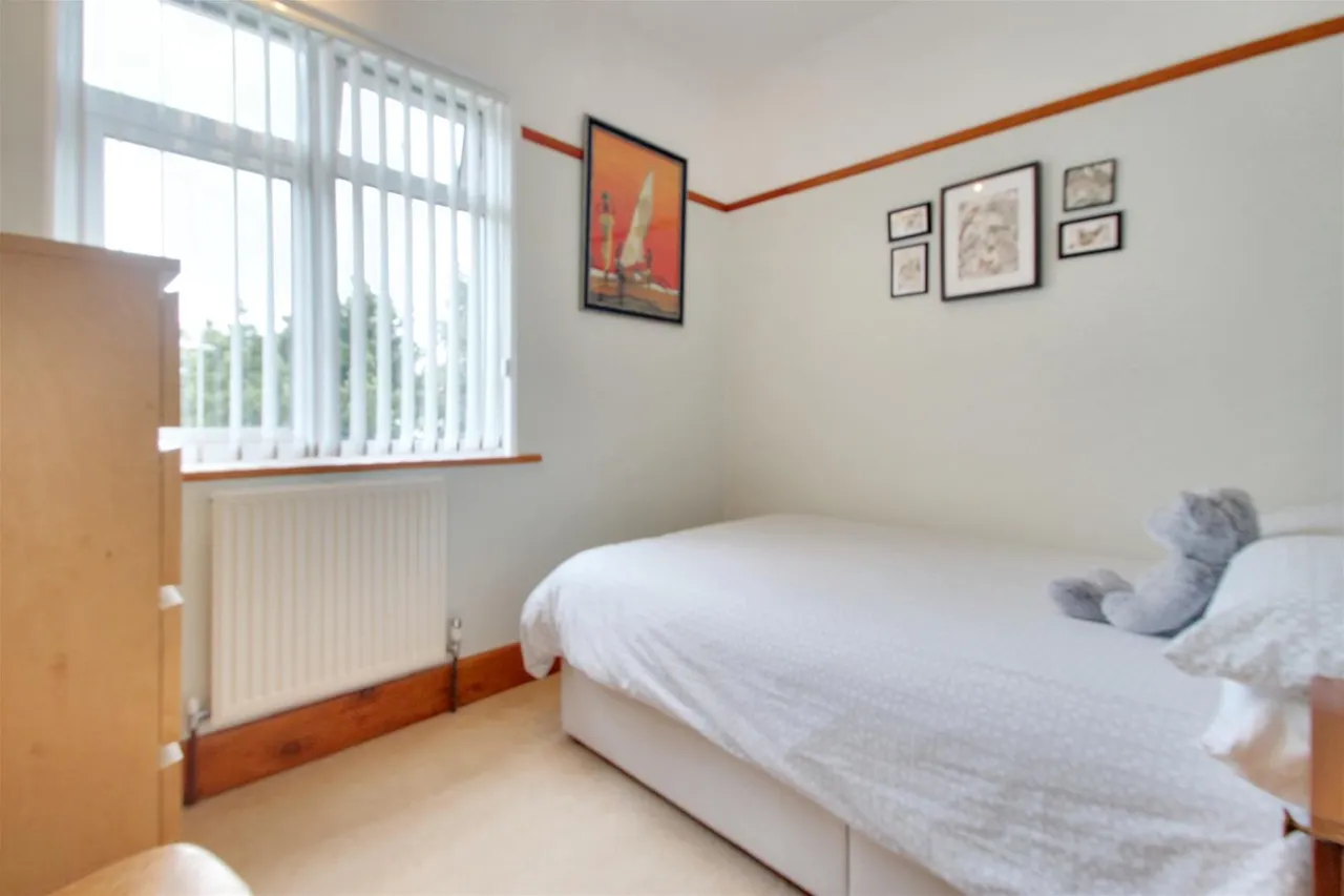 Bulkington Avenue, Worthing, photo 17