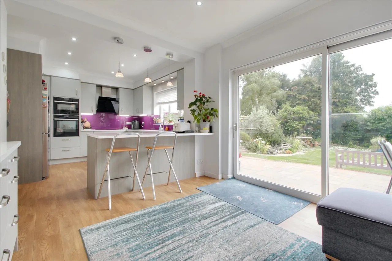 Bulkington Avenue, Worthing, photo 2