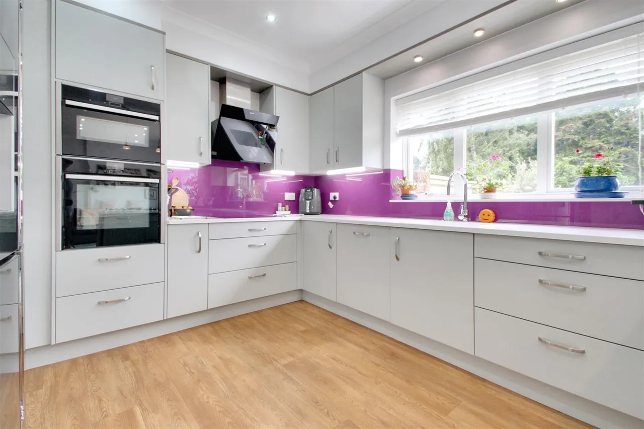 Bulkington Avenue, Worthing, photo 22