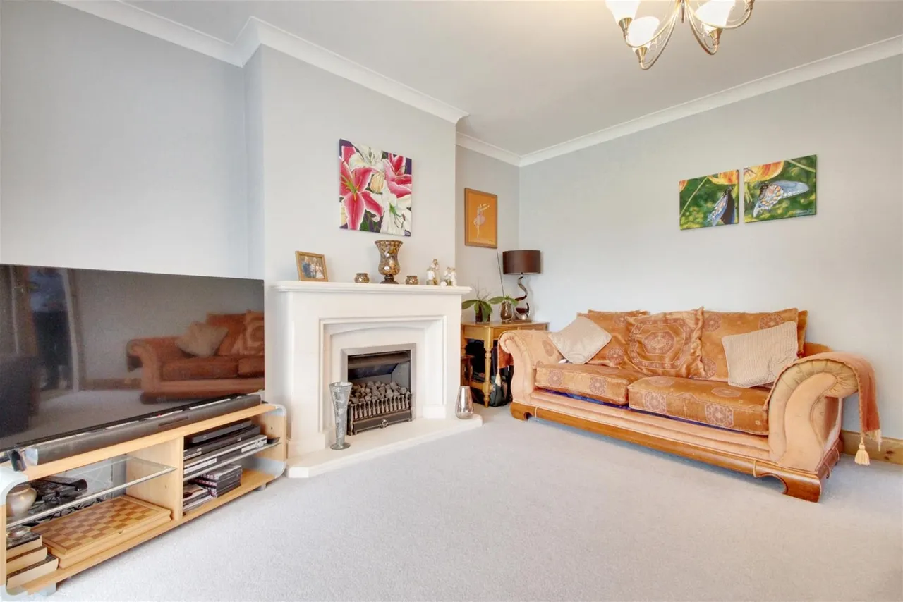 Bulkington Avenue, Worthing, photo 6