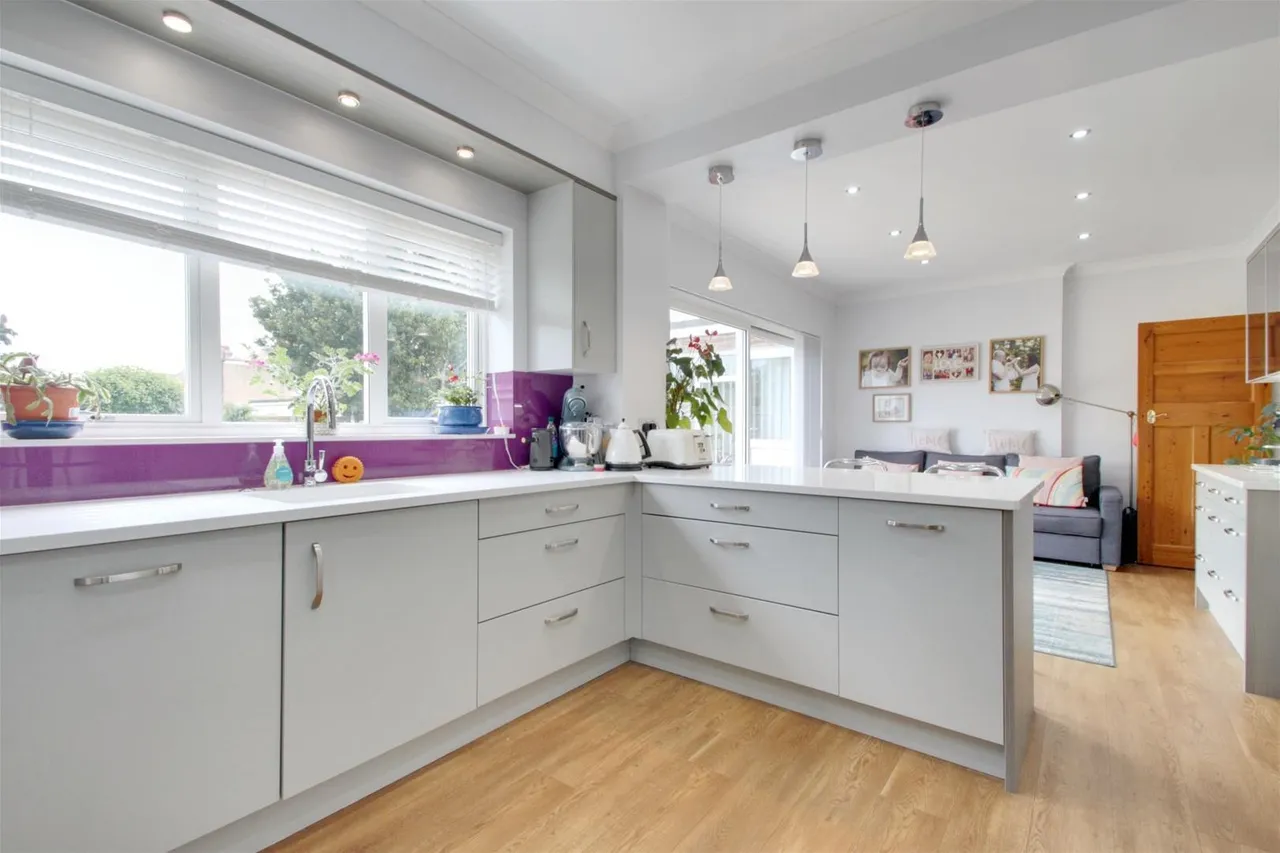Bulkington Avenue, Worthing, photo 24