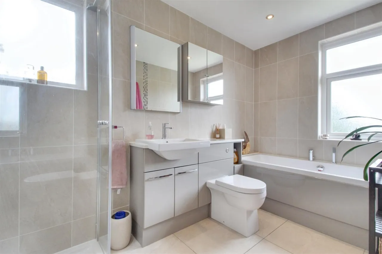 Bulkington Avenue, Worthing, photo 15