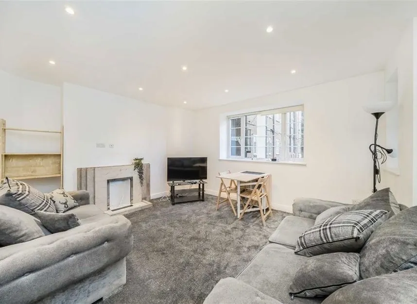 Shoot Up Hill, Cricklewood, NW2, photo 2