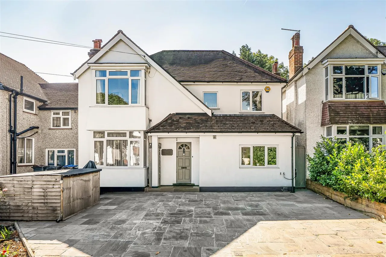 4 bed house for sale, Windermere Road, Coulsdon, CR5