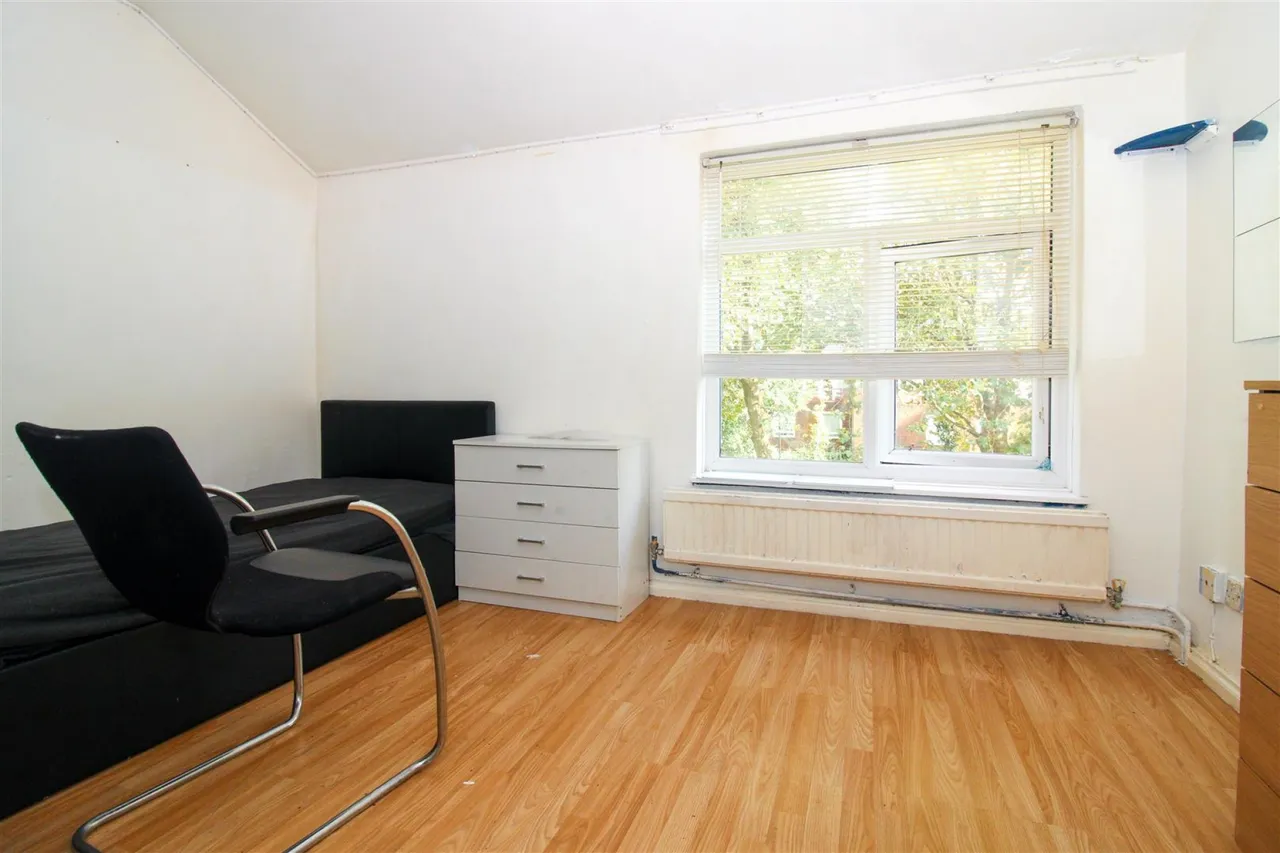 Erskine Crescent, London, photo 7