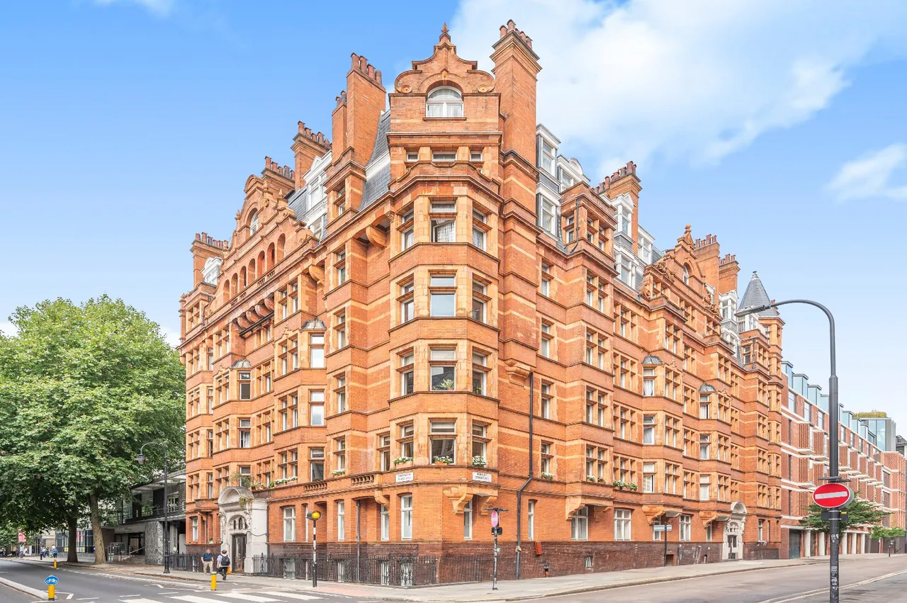 4 bed flat for sale, Torrington Place, Bloomsbury, WC1E