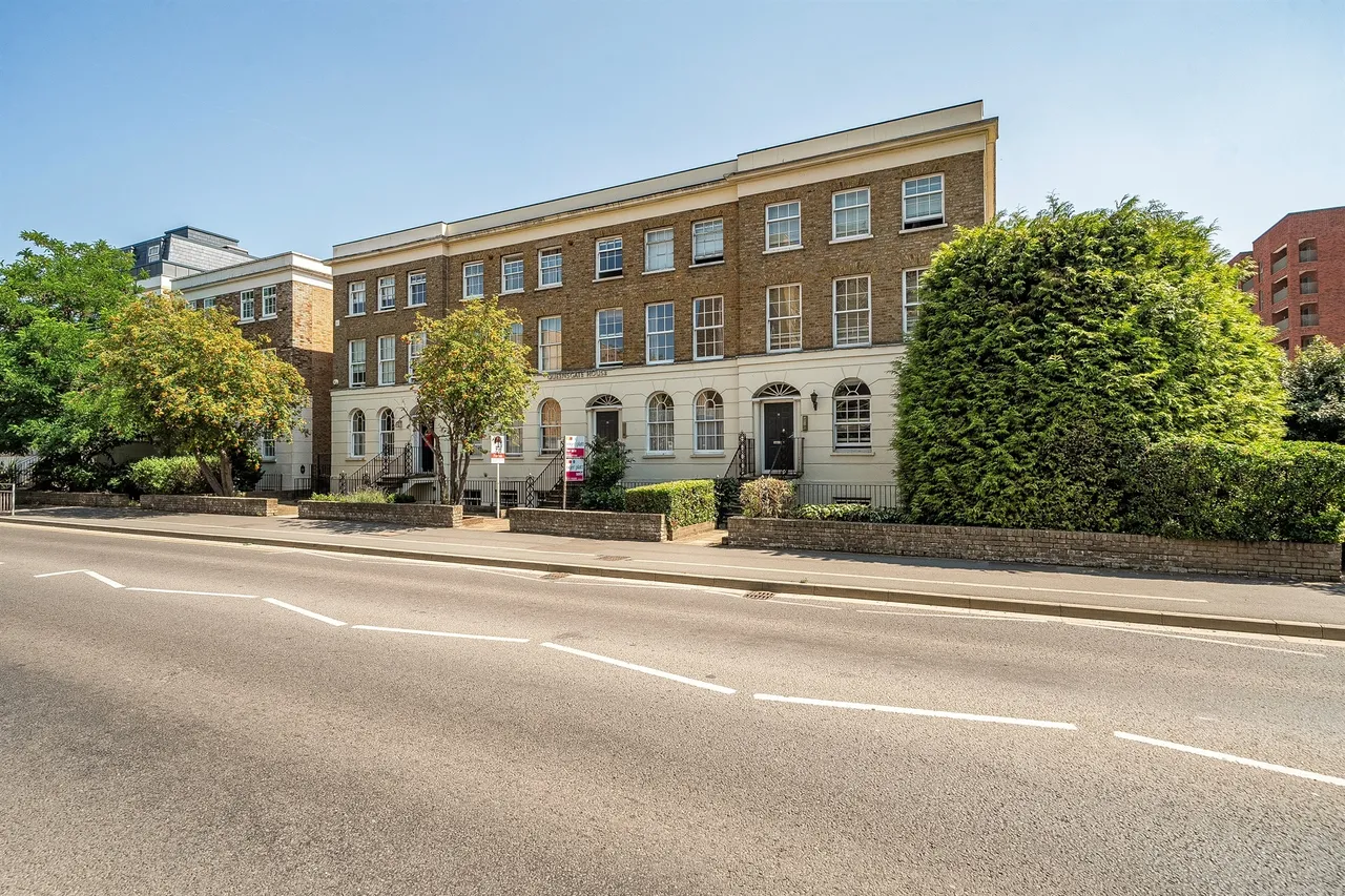1 bed flat for sale — Cookham Road, Maidenhead