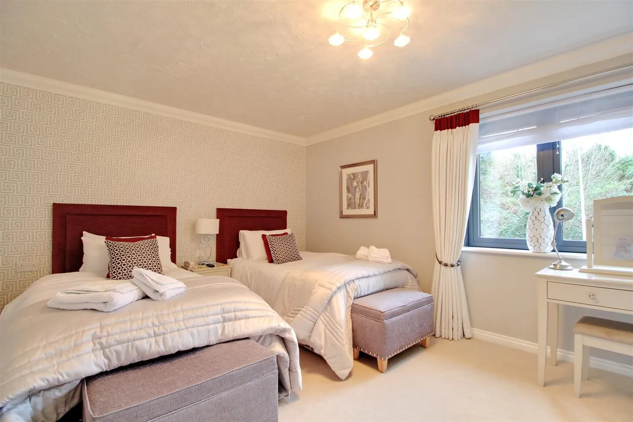 St. Clements Hill, Truro, TR1, photo 12