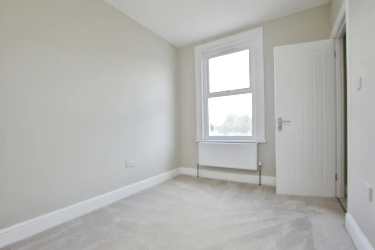 Sutton Court Road, London, E13, photo 18