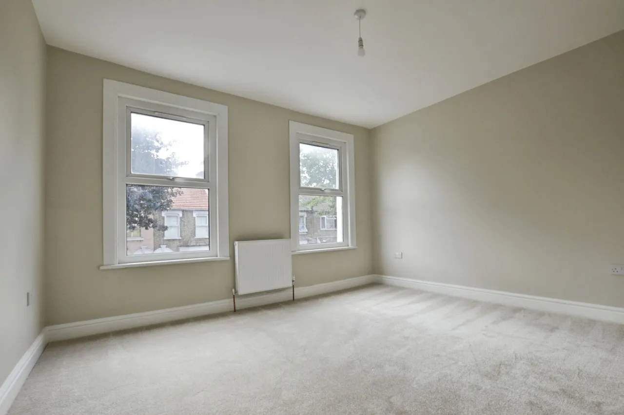 Sutton Court Road, London, E13, photo 17