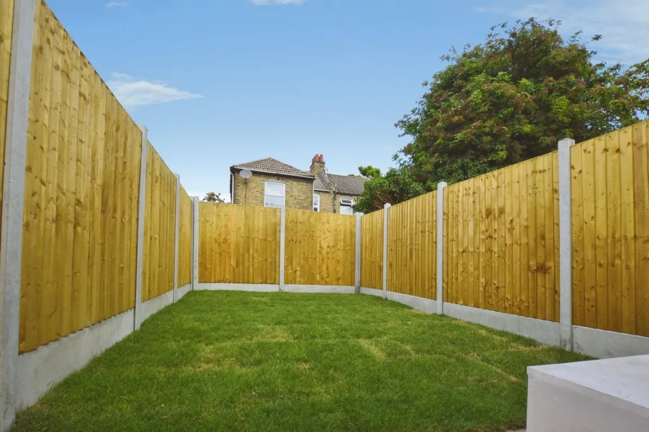Sutton Court Road, London, E13, photo 15