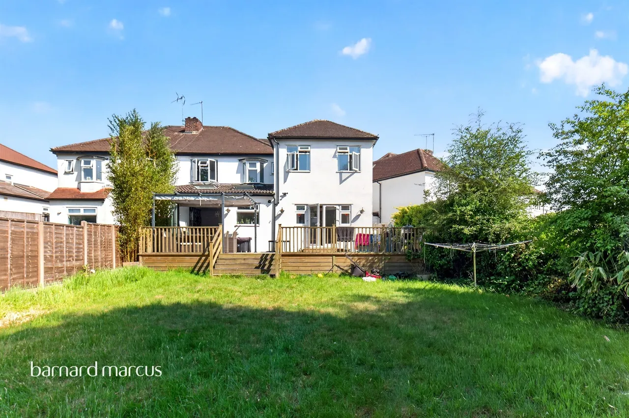 Thorndon Gardens, Epsom, KT19, photo 17