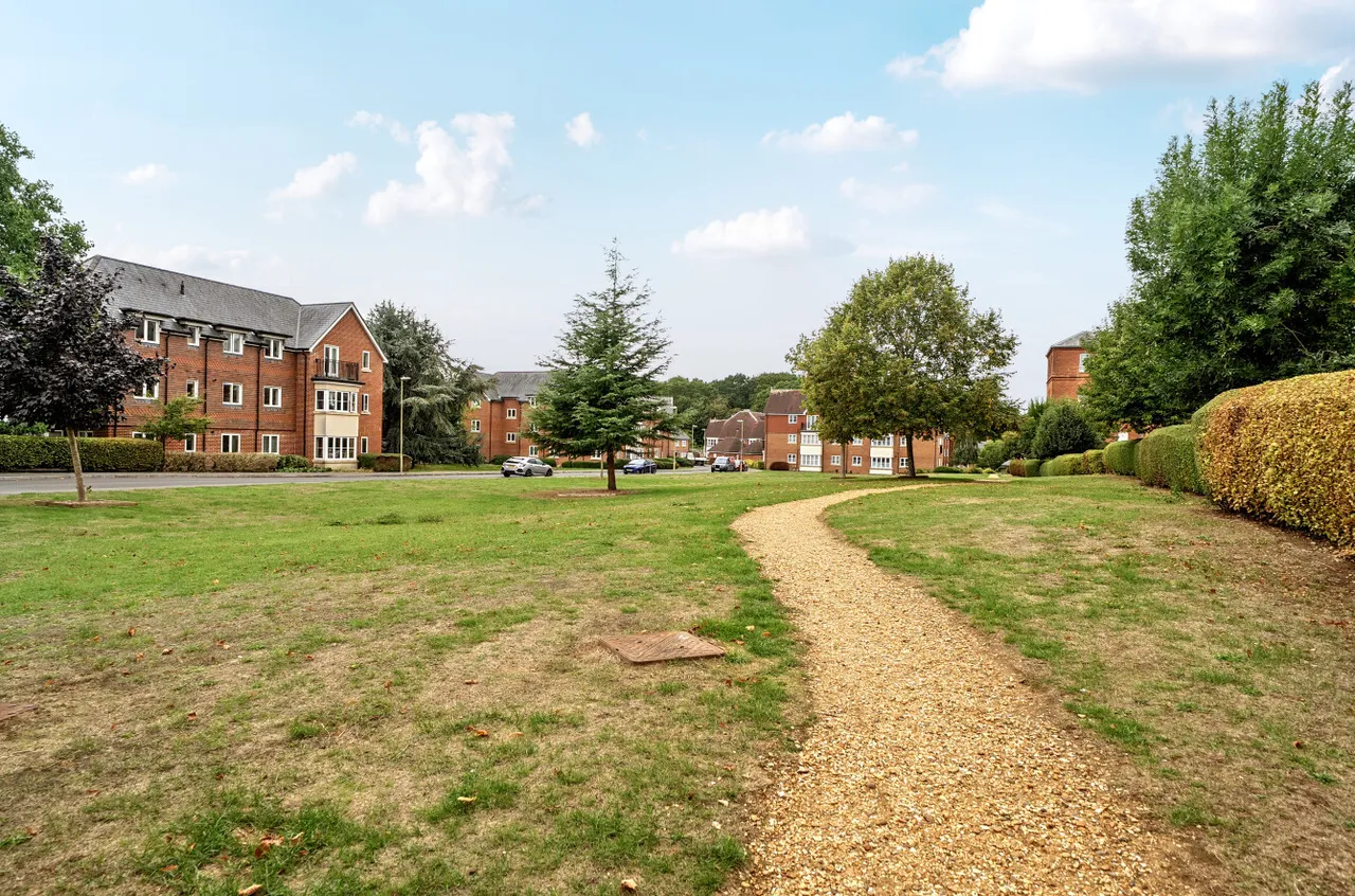 Kingswood Place, Knowle, PO17, photo 14