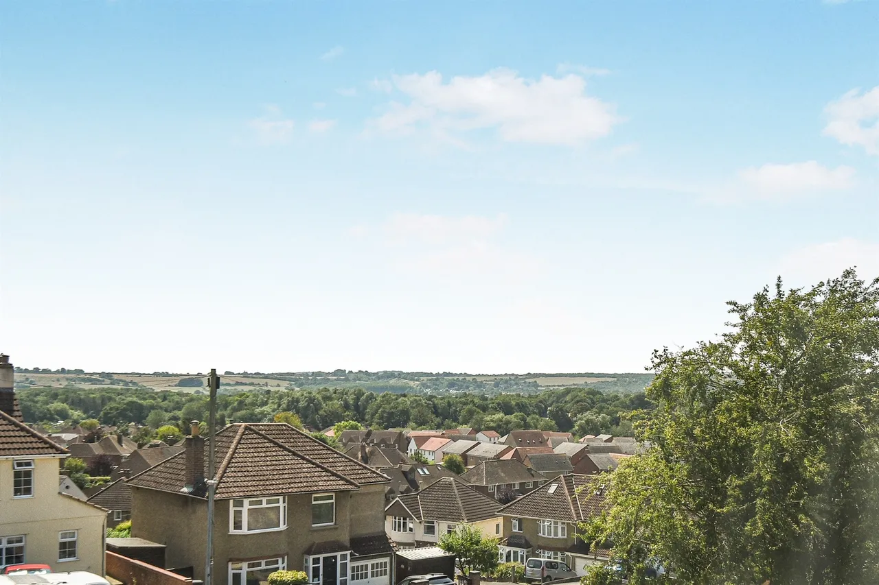 Pleydell Road, Swindon, photo 7