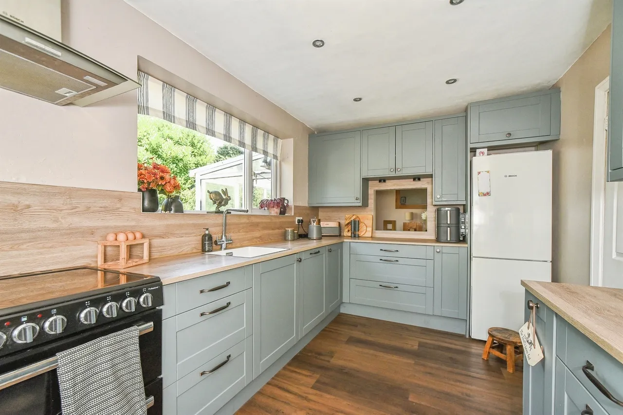 Pleydell Road, Swindon, photo 6