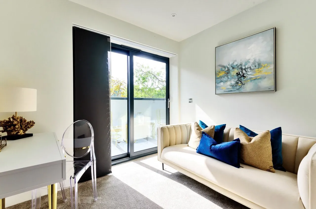 Asplands Close, Woburn Sands, MK17, photo 10