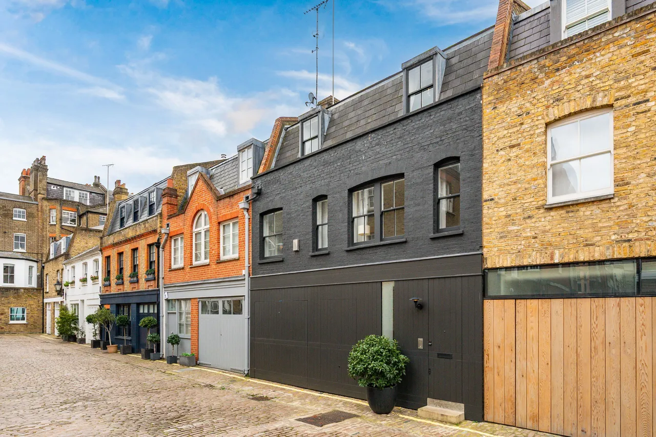 4 bed house for sale — 23 Harley Place, London