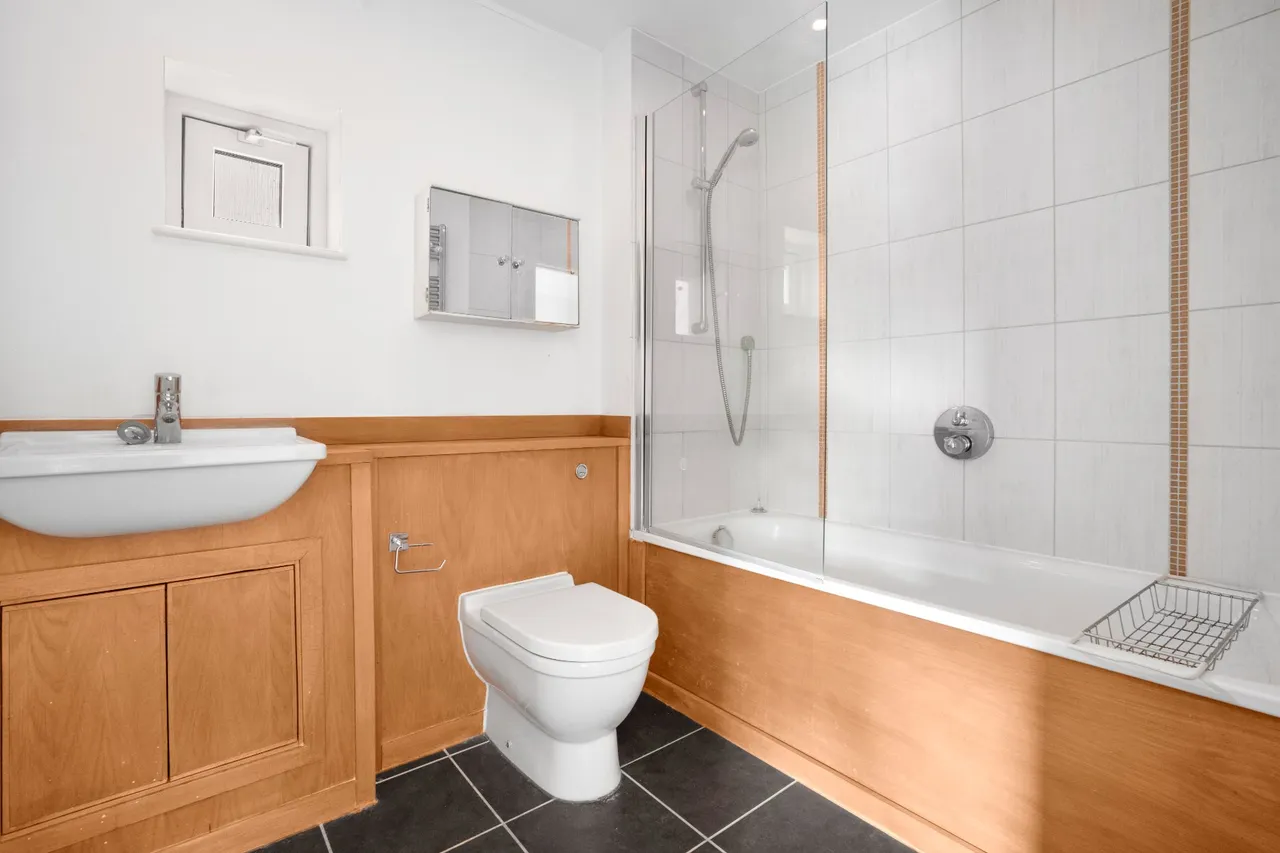 Oak Tree Gardens, Guildford, GU1, photo 11