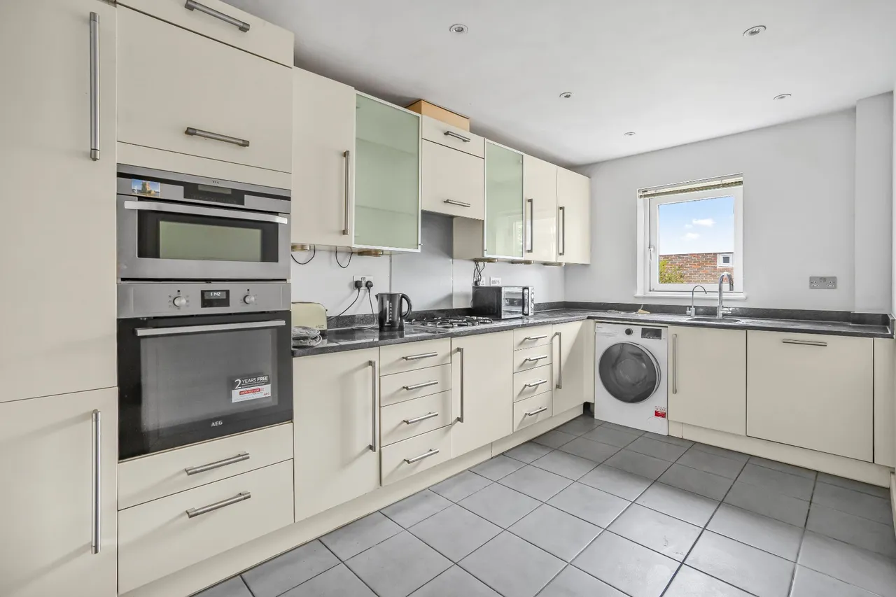 Oak Tree Gardens, Guildford, GU1, photo 2