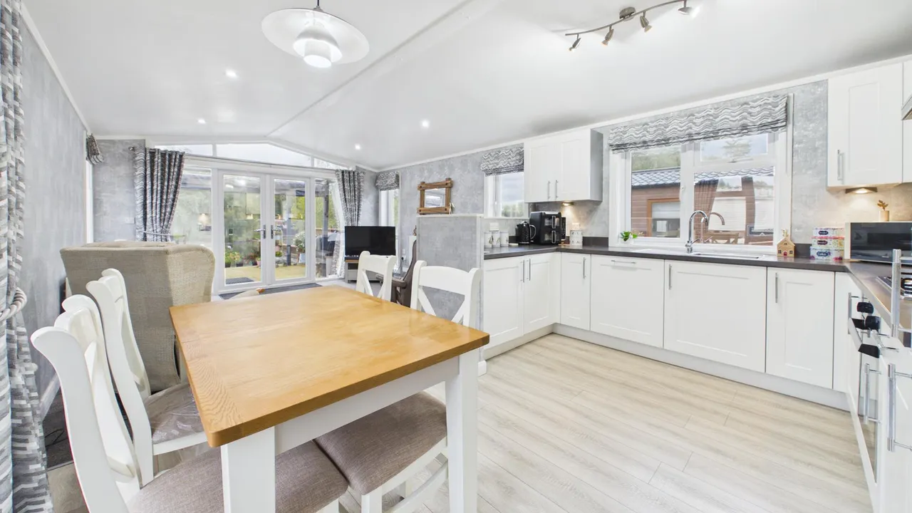 Barholm Rd, Tallington Lakes, PE9, photo 3