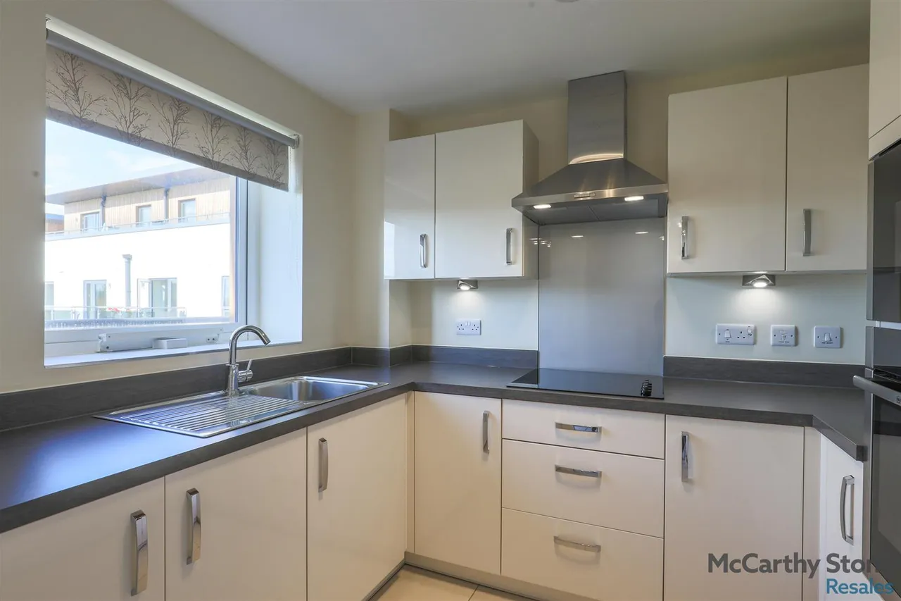 Springfield Close, Stratford-Upon-Avon, CV37, photo 9