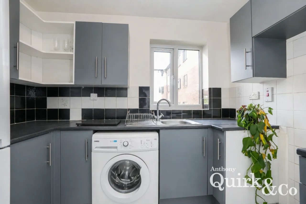 2 bed flat for sale, Copperfields, Basildon, SS15