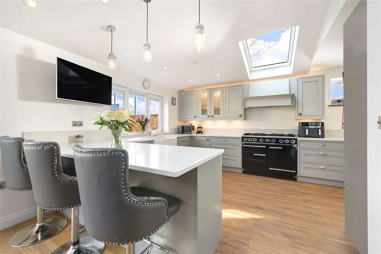 Staveley Gardens, London, W4 2SA, photo 3