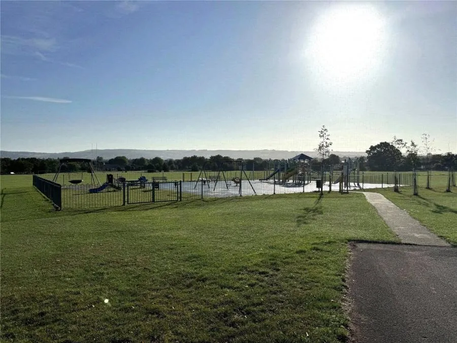 Stone Crescent, GL51, photo 24