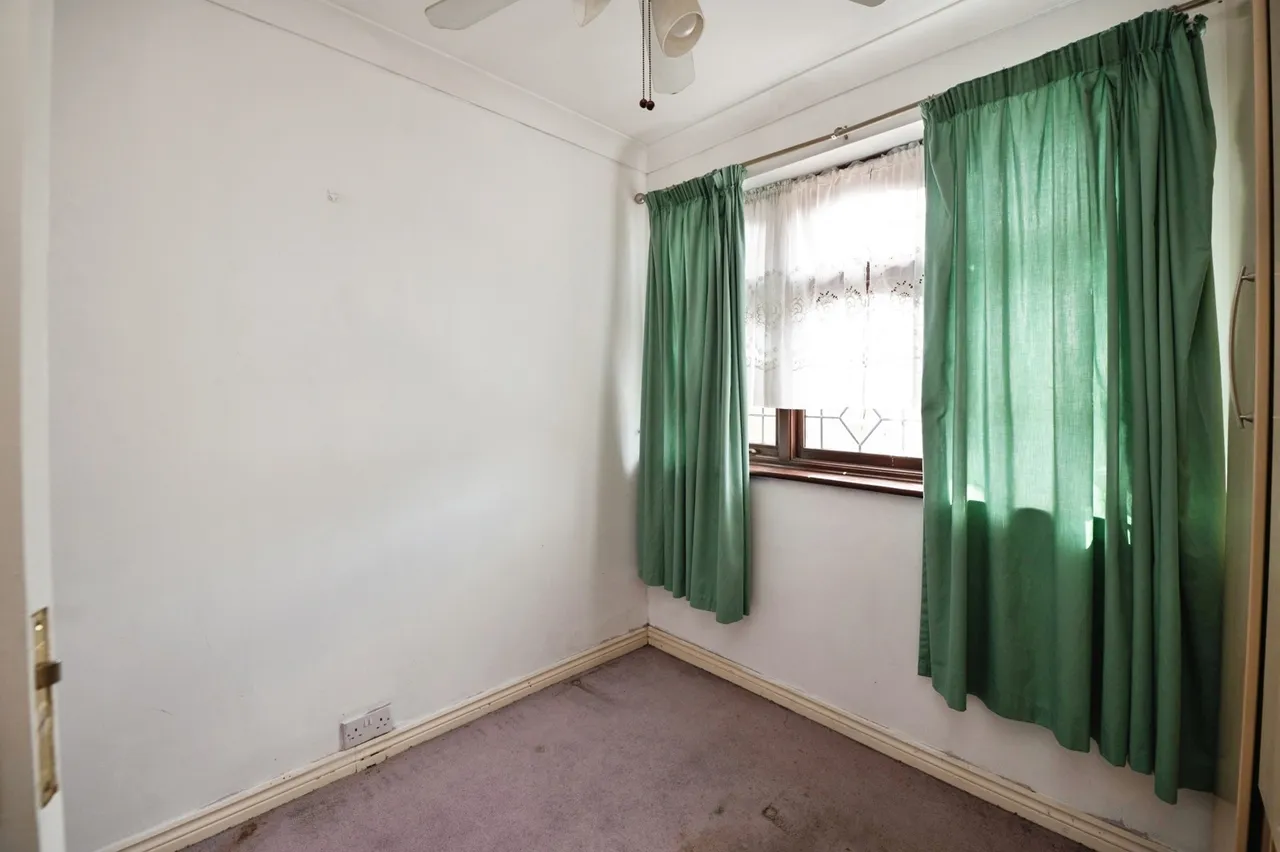 Ongar Way, Rainham, RM13, photo 15