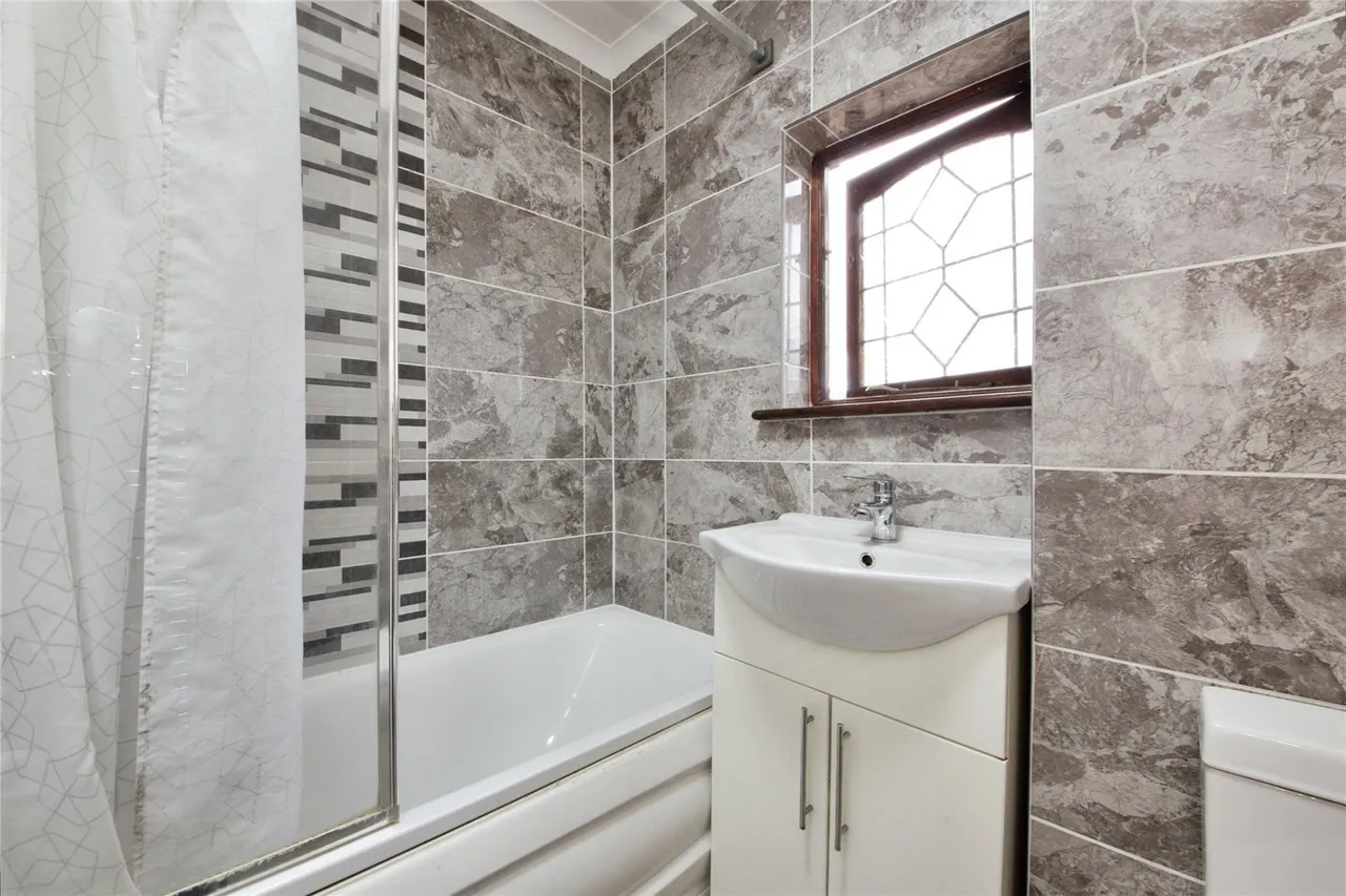 Ongar Way, Rainham, RM13, photo 13