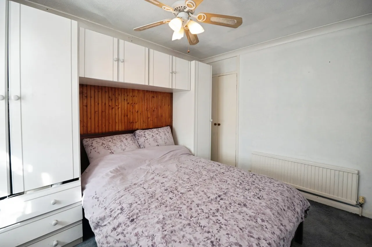 Ongar Way, Rainham, RM13, photo 9