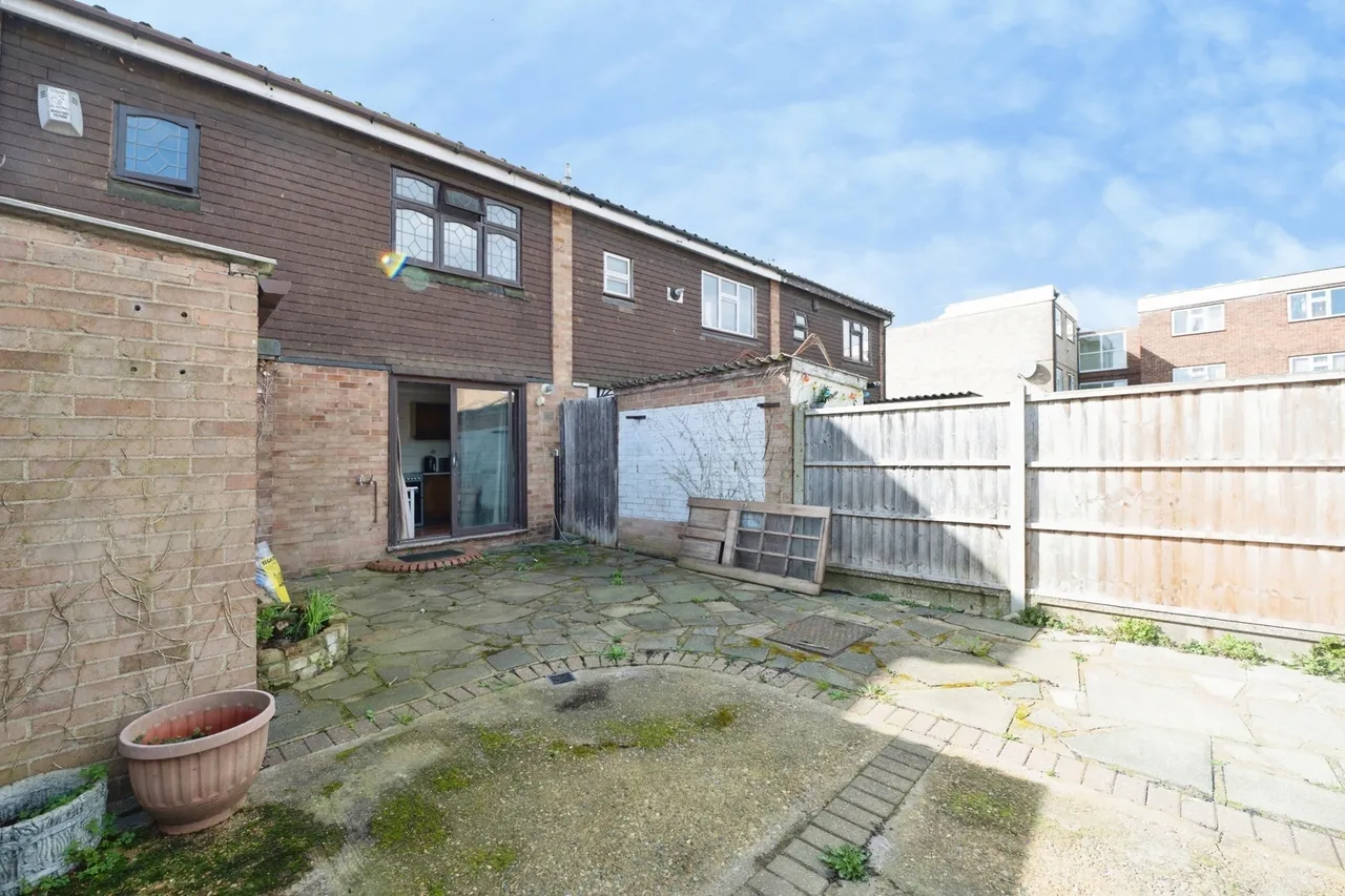 Ongar Way, Rainham, RM13, photo 2