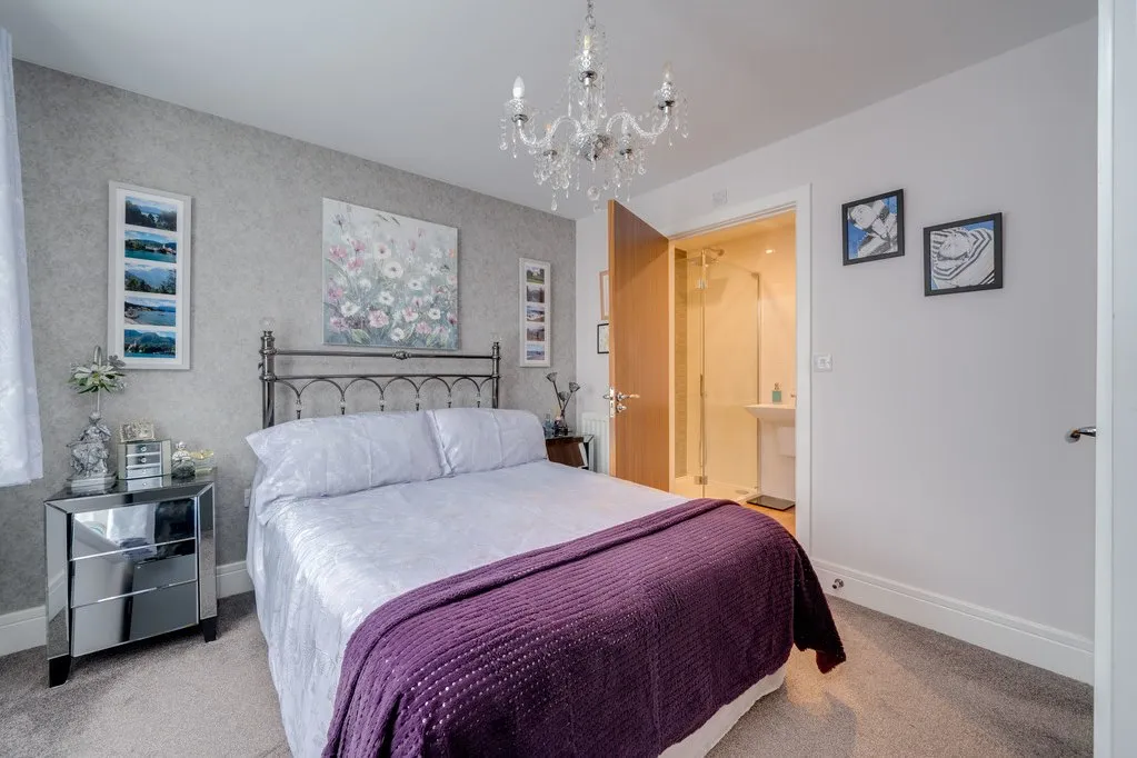 Spinners Avenue, Scholes BD19 6AS, photo 10